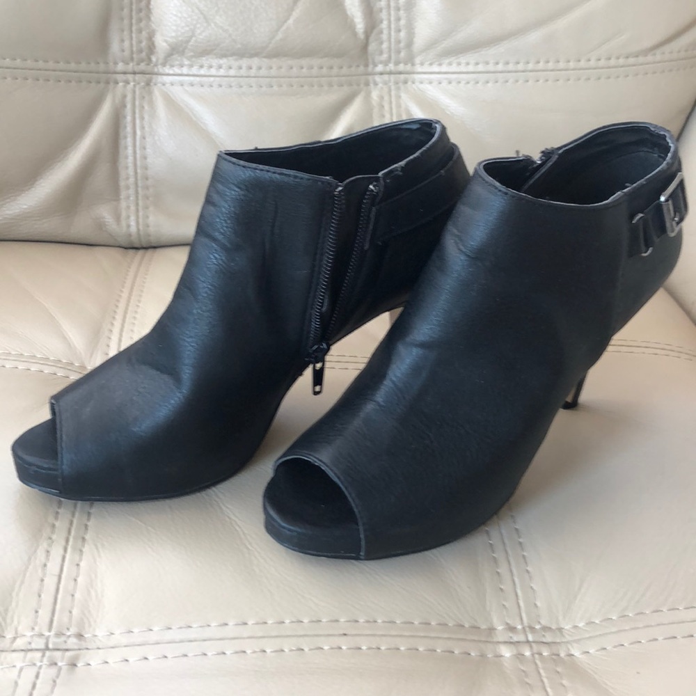 Peep toe shoes Steve Madden